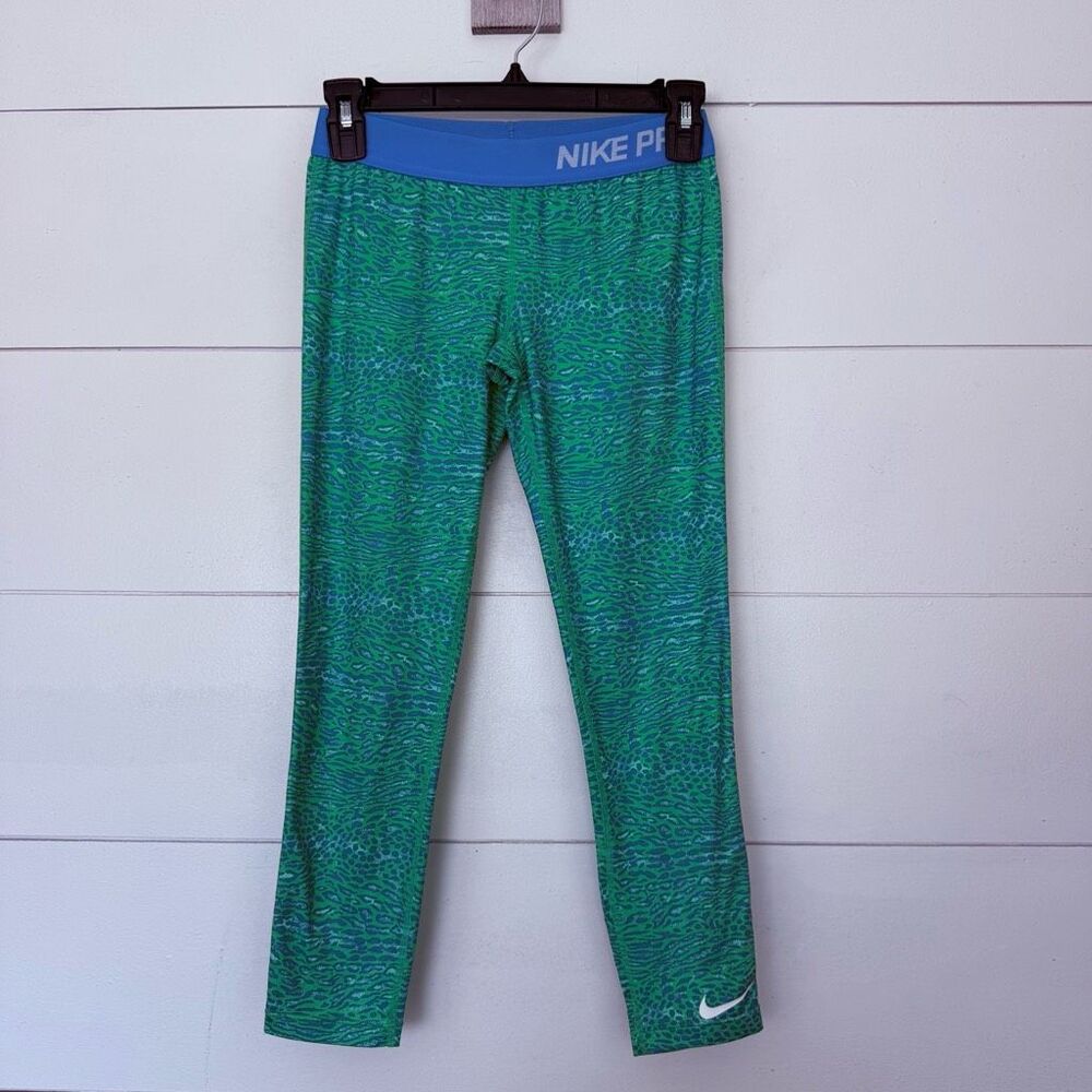 Nike Pro Women’s Medium Cropped Green Leggings Pants